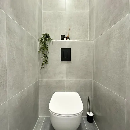 10 Minutes Charles Bridge Modern Apartment, Lägenhet Prag